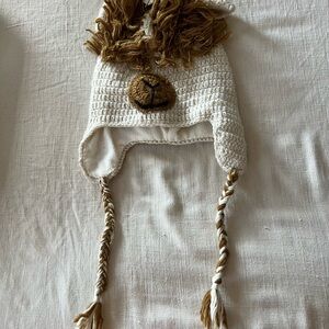 Fun llama Knit Hat - White and Brown